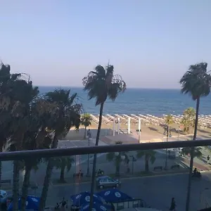https://horizon-luxury-suite-at-finikoudes-beach-2.protaras-cy-hotels.com